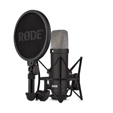 Конденсаторний мікрофон з великою діафрагмою RØDE NT1 Signature Series (з шокмаунтом, поп-фільтром та XLR-кабелем) для музичного виробництва, вокалу, стрімінгу та подкастингу, чорний