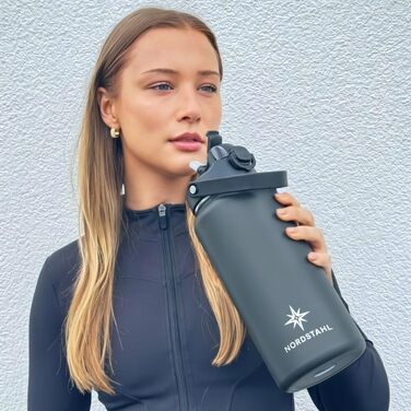 Термос 2 л Кришка 2-в-1 з трубочкою Можна мити в посудомийній машині Зберігає напої крижаними протягом 24 годин Зберігає напої гарячими протягом 6 годин Ізольована пляшка 2 л Пляшка для води з нержавіючої сталі 2 л Без бісфенолу А та герметична, полярно-с