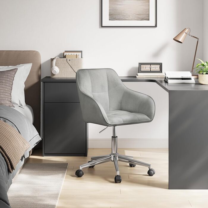 Крісло для домашнього офісу WOLTU, стілець для столу, обертове крісло, туалетний стілець, регульована висота, вантажопідйомність до 150 кг, з підлокітниками, оксамитове сидіння, для спальні, офісу, вітальні, світло-сірий BS145hgr світло-сірий оксамит