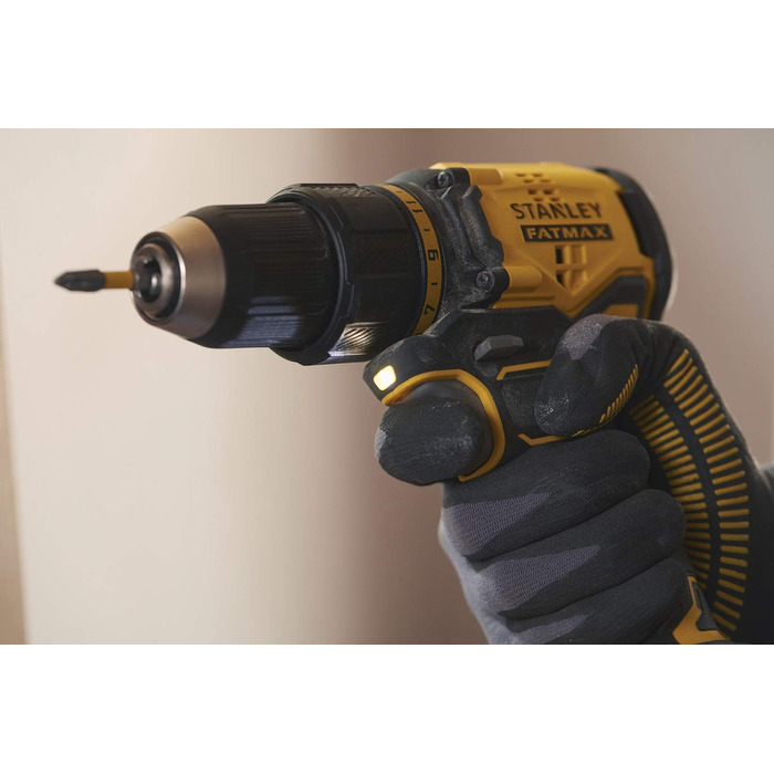 Двошвидкісний акумуляторний дриль-шуруповерт Stanley FatMax 18 В SFMCD710D2K (2,0 Ач, макс. крутний момент 60 Нм, безщітковий двиг