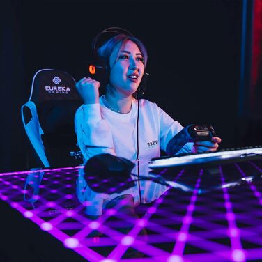 Ергономічний скляний ігровий стіл EUREKA зі світлодіодним підсвічуванням, кутовий ігровий стіл з RGB-підсвіткою 152x102 см, L-подібний великий комп&39ютерний стіл із синхронізацією музики, керуванням застосунками, гачком для навушників та підставкою для ч