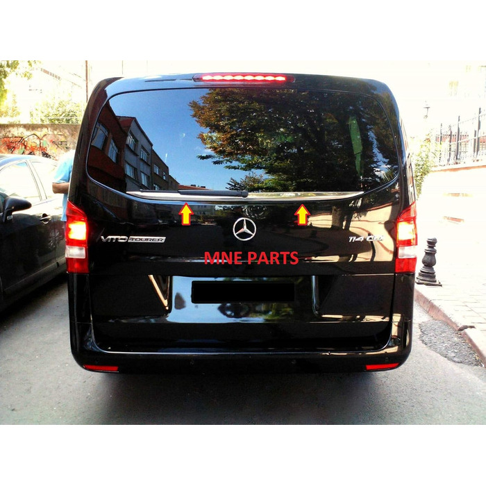 Для Mercedes Vito W447 з 2014 року хромована кришка під обшивкою заднього скла з нержавіючої сталі