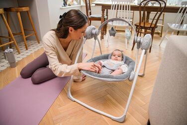 Електронний шезлонг MoMi LISS для немовлят до 9 кг, складний, живлення від батарейок або мережі, адаптер живлення з USB-кабелем, 5-точковий ремінь безпеки, дуга з іграшками, 6 мелодій, таймер, 5 швидкостей гойдання, бежевий колір
