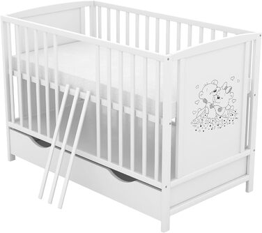 Дитяче ліжко Generic Baby Deluxe 60x120, що трансформується в дитяче ліжко білого кольору, з шухлядою та матрацом з алое вера, регульованою висотою та знімними поручнями (захисна поручень Mia для шухляди)