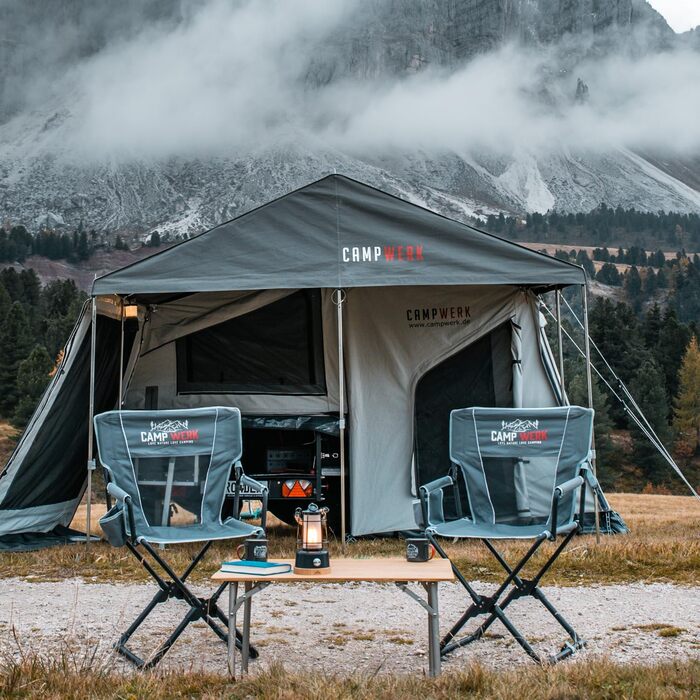 Кемпінгове крісло CAMPWERK, легке та компактне, зі спинкою, вбудованими підлокітниками та підсклянником, компактне, стійке до бруду та води, складане, для всіх видів активного відпочинку на свіжому повітрі, сіре