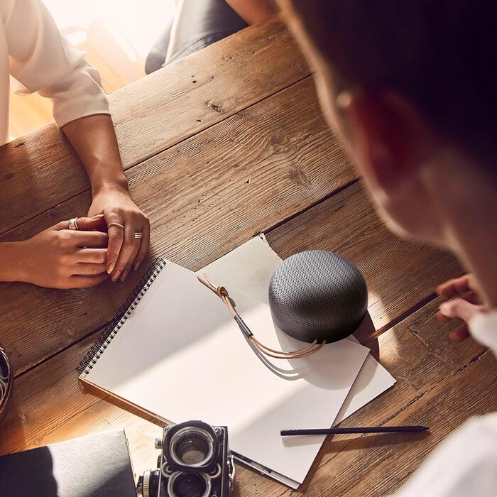 Бездротова портативна водонепроникна Bluetooth-колонка IP67 зі звуком на 360 градусів, голосовим помічником Alexa та спікерфоном,