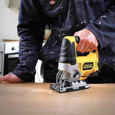 Маятниковий лобзик Stanley FatMax 710 Вт FME340KA (3-ступінчастий маятниковий хід, безінструментальний тримач пиляльних полотен U