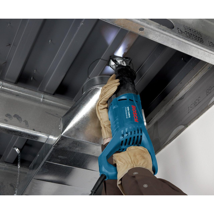 Професійна пила Bosch GSA 1100 E (потужність 1100 Вт, у комплекті 1 пиляльне полотно S 2345 X для дерева, 1 пиляльне полотно S 123