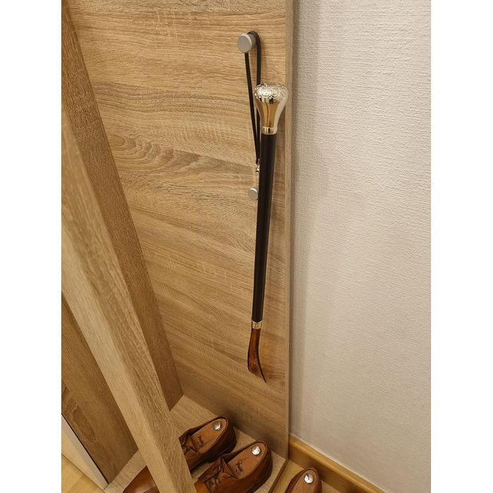 Дизайнерський ріжок для взуття 70 см зі сріблястою ручкою в якості ручки, чорний дерев'яний стрижень