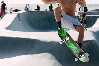 Скейтборд LAYENNE Pro Lightning 31x8" 7-шаровий клен ABEC-11 95A – повний компліт з магнієво-алюмінієвими траками, дизайн блискавки, до 150 кг