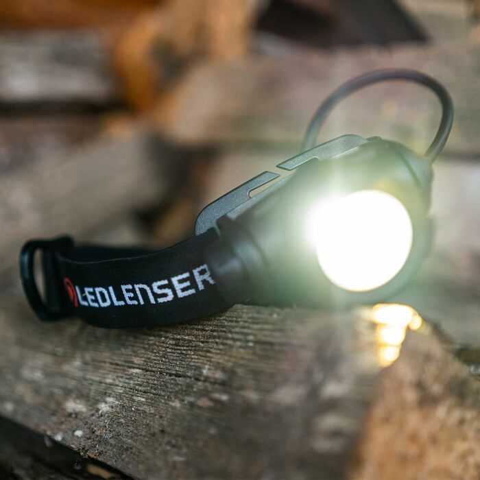 Налобний ліхтар Ledlenser H7R Core LED, 1000 люмен, перезаряджається від літієвої батареї, водонепроникний IP67, фокусується, плавно регулюється яскравість, постійне світло, дальність променя 250 м, магнітний зарядний кабель USB, один налобний ліхтар
