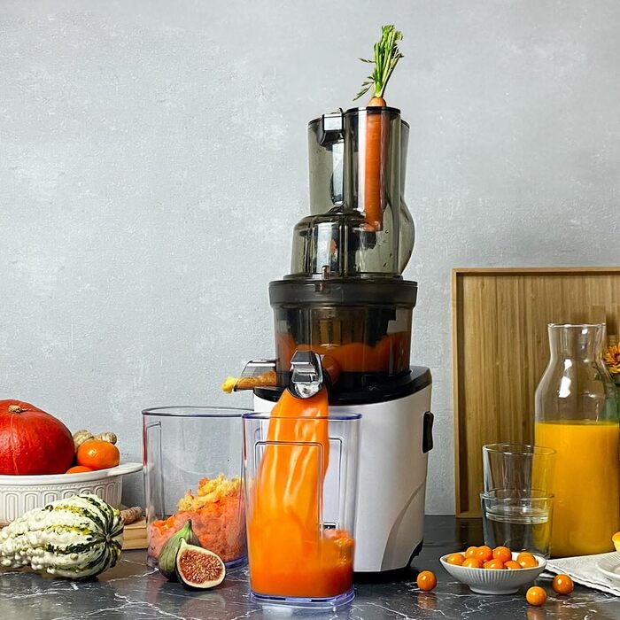 Соковижималка Kuvings REVO830 Slow Juicer - електрична соковижималка з потужним двигуном для цілих фруктів і овочів, потужність 240 Вт (чорний матовий)