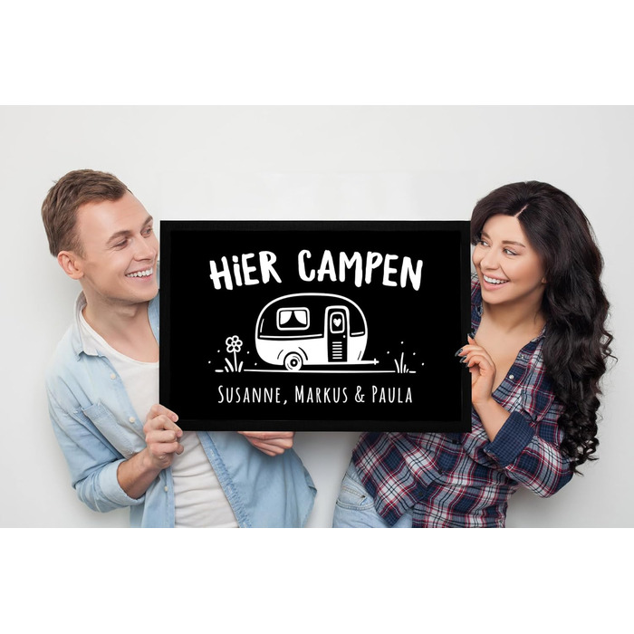 Персоналізований килимок для кемпінгу з іменем родини, чудовий подарунок для власників караванів, нековзний та миється, чорний, 60x40 см, ідеально підходить для кемпінгу.