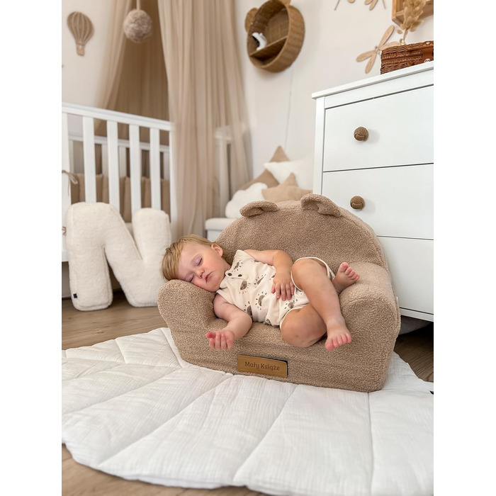 Дитяче персоналізоване крісло Flumi з пінопласту Дитяче сидіння для дитячої кімнати, ігрової кімнати Крісло з гравірованим іменем дитини, колір овчина темно-бежевий
