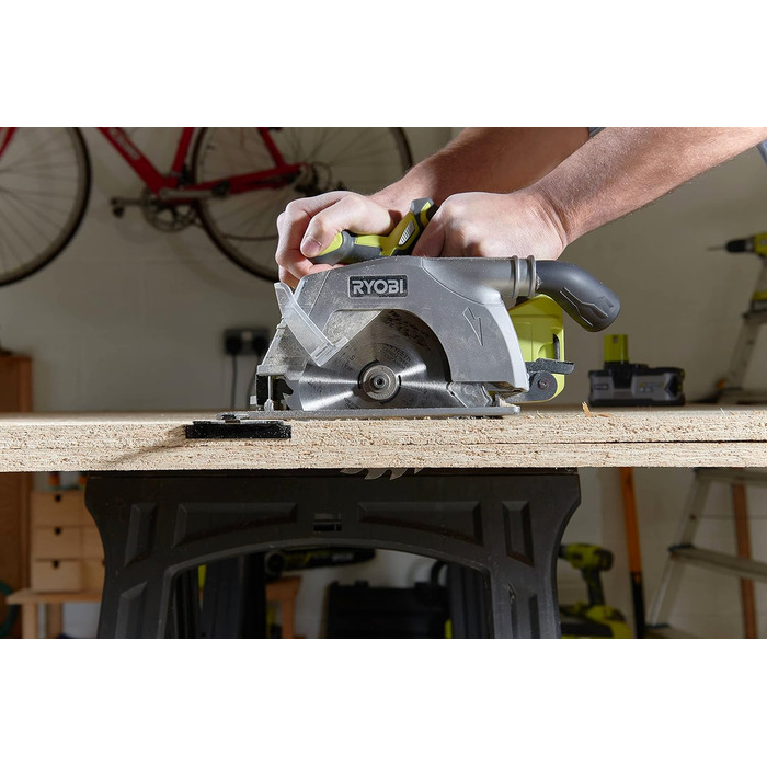 Акумуляторна портативна циркулярна пила RYOBI 18 V ONE R18CS-0 (отвір ø 16 мм, глибина різання до 52 мм, частота обертання на холо