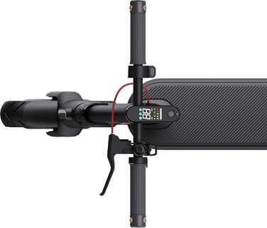 З допуском до дорожнього руху (макс. 20 км/год, запас ходу до 70 км та 25 нахилу, пневматичні шини, подвійні гальма, дисплей, алюм