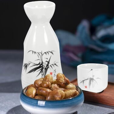 Набір для подачі саке з кераміки, 7 предметів. Традиційний керамічний глечик для саке 250 мл та 6 чашок по 30 мл. Ідеально для дому, сім'ї та гостей.