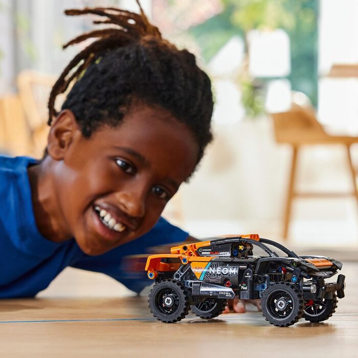 Конструктор LEGO Technic 42166, Гоночний автомобіль NEOM McLaren Extreme E, 252 деталі