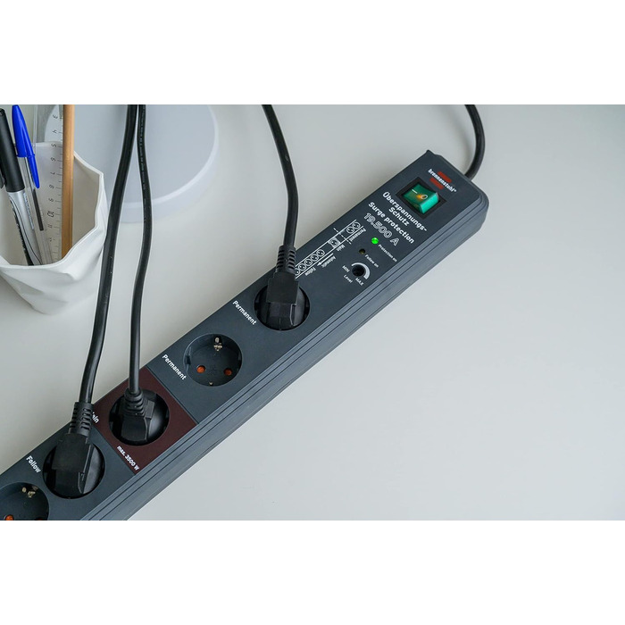 Розетка Brennenstuhl Secure-Tec 8-місна з захистом від перенапруги та функцією слідкування (8-місна розетка з кабелем 3 м та вимик