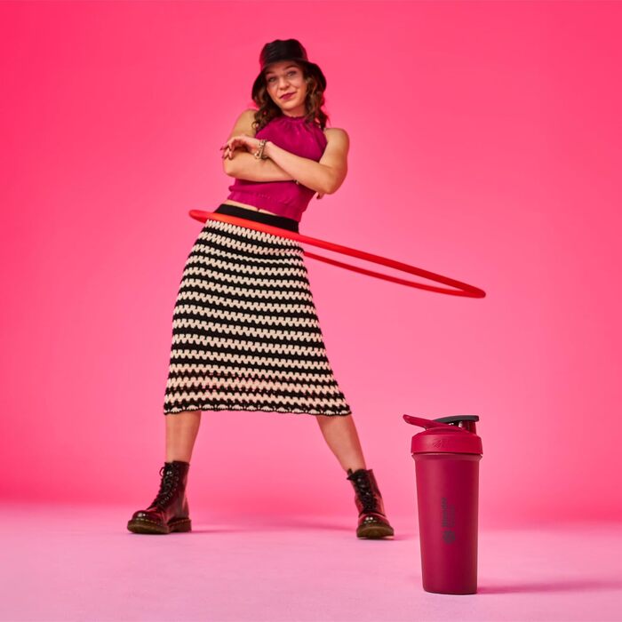 Пляшка для води BlenderBottle Strada Sleek Shaker Cup, ізольована, з нержавіючої сталі, з вінчиком, 750 мл, малиново-блакитний колір, Strada Sleek Water Bottle