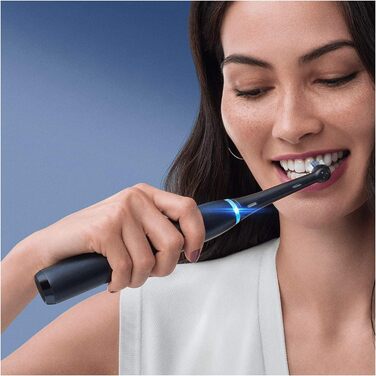 Електрична зубна щітка Oral-B iO Series 8, 6 режимів чищення зубів, магнітна технологія, кольоровий дисплей і дорожній футляр, чорний онікс