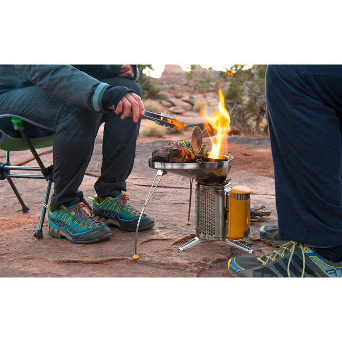 Дров'яна піч Biolite CampStove 2 та зарядний пристрій USB