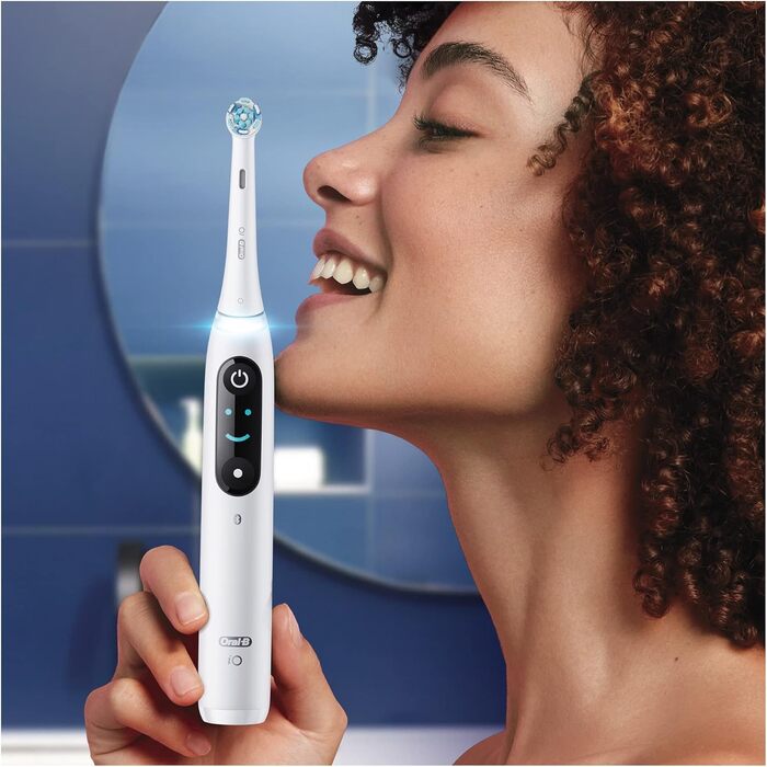 Електрична зубна щітка Oral-B iO Series 9, 7 режимів чищення для догляду за зубами, магнітна технологія та 3D-аналіз поверхні зубів, кольоровий дисплей і зарядний футляр, білий алебастр