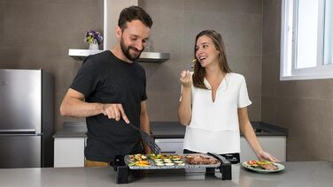 Електрична сковорода Rock&Water 2000.Кам'яне облицювання RockStone, регульований термостат, можна мити в посудомийній машині, 40 x 20 (2150 Вт, сірий і чорний) Rock and Water Сірий і чорний