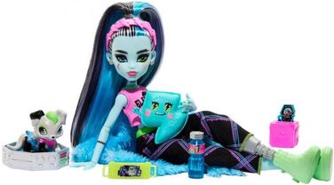 Лялька MONSTER HIGH та аксесуари для ночівлі, лялька Френкі Штайн з собакою Вотзі, вечірка Creever, піжамний комплект Френкі Штайн HKY68