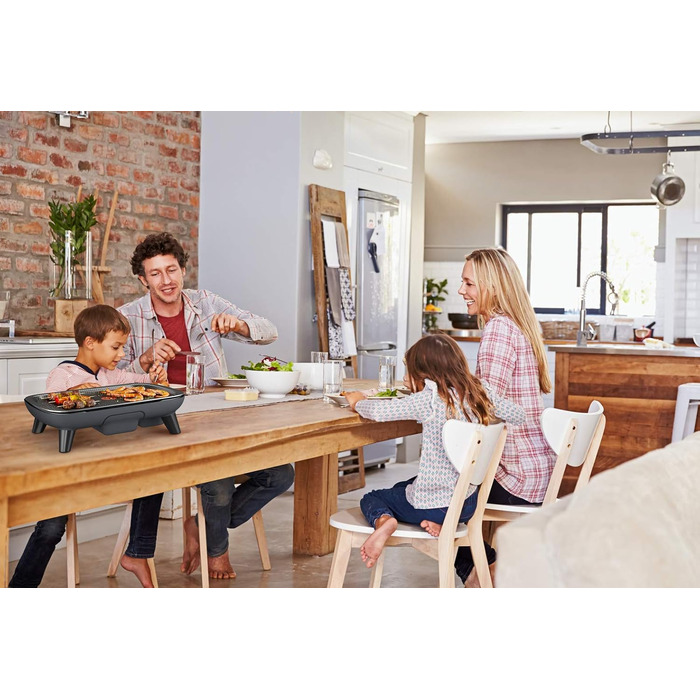 Електрична сковорода Tefal YY4570FB Plancha des Saveurs, антипригарне покриття, Titanium Force, технологія Thermo-Spot, регульований термостат, знімна плита, можна мити в посудомийній машині, чорний