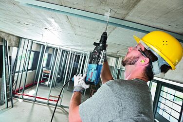 Перфоратор Bosch Professional GBH 2-28 F (у комплекті з додатковою ручкою, обмежувачем глибини 210 мм, шліфувальною шкуркою, швидк