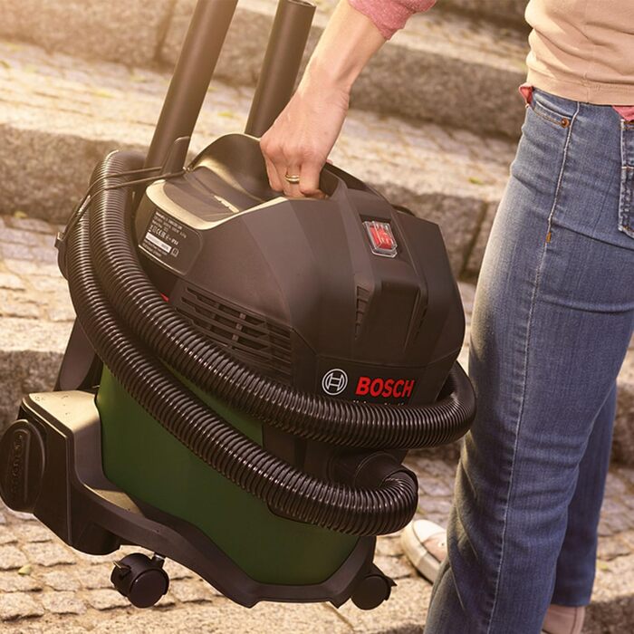 Пилoсмик для вологого та сухого прибирання Bosch UniversalVac 15