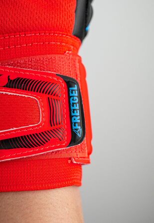 Чоловічі воротарські рукавиці Reusch Attrakt Freegel 10.5 Bright Red / Future Blue / Blue