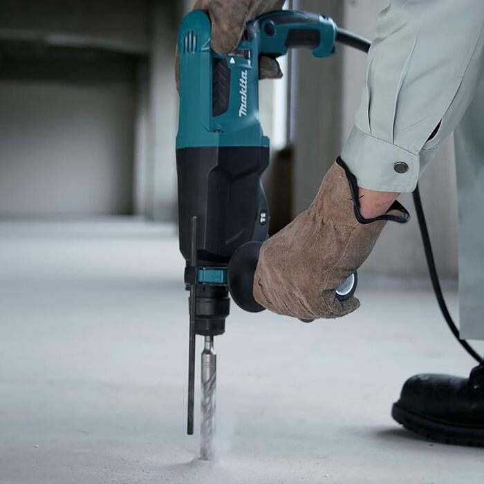 Дриль Makita HR2600/2, 800 Вт, 220-240 В, свердління до 26 мм, чорний/синій