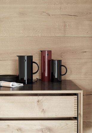 Термос Stelton EM77 об&39ємом 0,5 літра - Двостінний термос для гарячих/холодних напоїв - Термос для чаю та кави зі скляною вставкою, магнітною застібкою, кришкою, що закручується, вінтажний дизайн - 0,5 літра, чорний