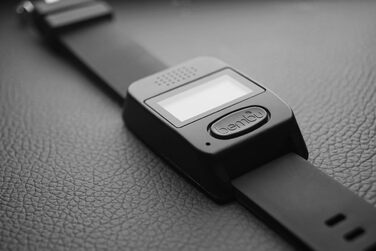 Годинник PRO2 - НОВИНКА з датчиком падіння - Годинник для екстреного виклику з відстеженням місцезнаходження та функцією телефону