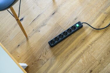 Розетковий подовжувач (багаторозеткова розетка з посиленим захистом від дотиків, вимикач і кабель 1,5 м) чорний, 6-