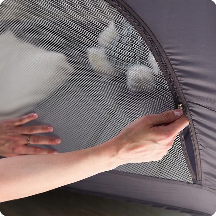 Складане та компактне дитяче ліжечко Grotta - дорожнє ліжко та манеж від народження до 15 кг, з колесами, матрацом та сумкою для перенесення, бічний вхід на блискавці, повітропроникні сітчасті боки