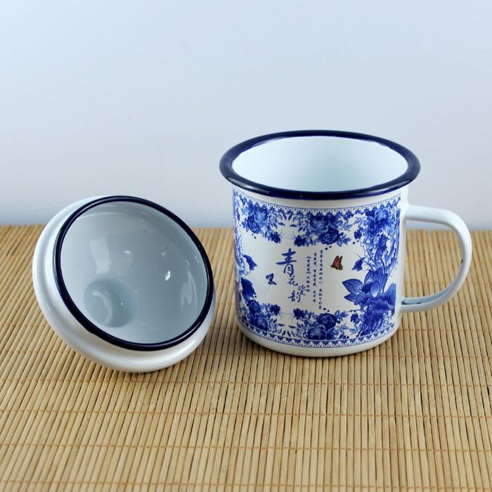 Емальована кружка 500 мл з кришкою та ручкою, синя вінтажна чайна кружка з товстої, безпечної для харчових продуктів емалі для дому, кемпінгу та використання на природі