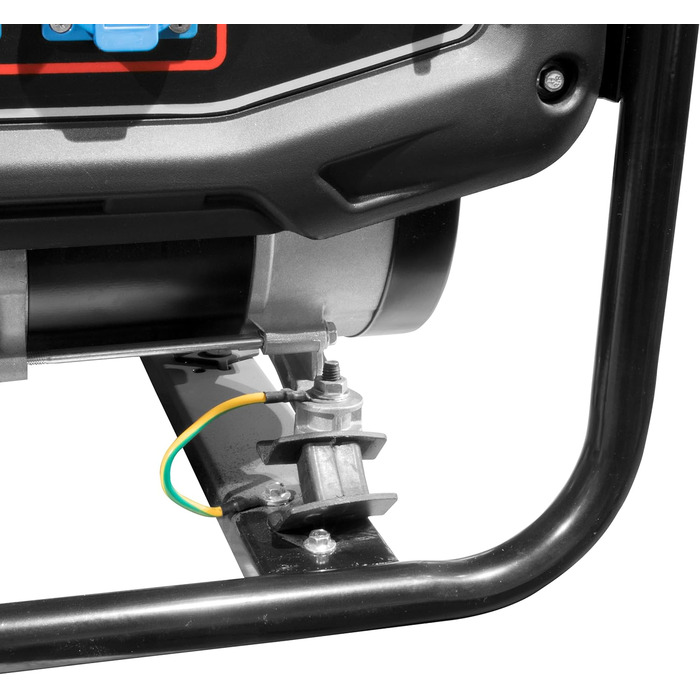 Генератор Gde GSE 2701 (4-тактний двигун, бензиновий, 3,2/4,4 (кВт/к.с.), 2 розетки 230 В, макс. 2200 Вт, час роботи до 17 год, бак 15 л, автоматичний регулятор напруги (ARV), захист від перевантаження, несуча рама, перевірено TV/GS)