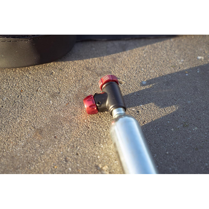 Регулятор CO2 SILCA EOLO IV Компактна конструкція з поворотним гвинтовим регулювальним клапаном Сумісний з універсальними різьбовими картриджами CO2 Тільки головка регулятора CO2 червоний/чорний