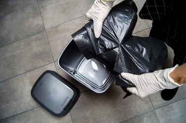 Екологічні пакети для сміття зі шнурком, 35 л, преміум-пакет для сміття, стійкий до розривів, герметичний, 23 мкм, 50x60 см, чорний, 15 пакетів для сміття в рулоні, 6 рулонів