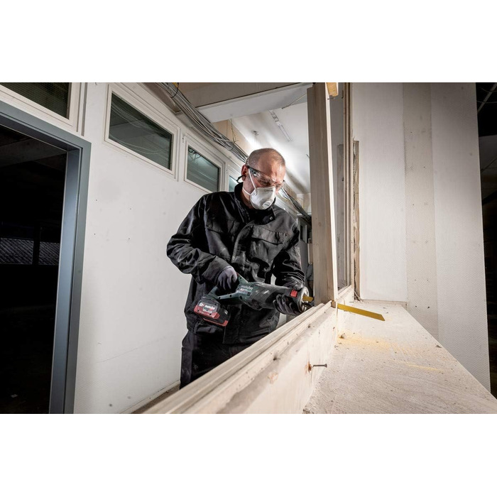 Акумуляторна шабельна пила Metabo SSE 18 LTX BL (з 2 акумуляторними батареями 5,2 Ач / 18 В, хід пиляльного диска 32 мм, зі вставк