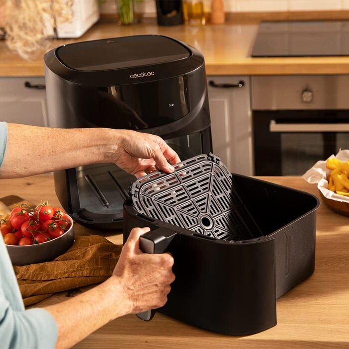 Аерофритюрниця Cecotec Cecofry Absolute 7600 7.6 л. 2000 Вт, цифрова та компактна, технологія PerfectCook, регульована температура та час, сенсорна панель, 8 режимів