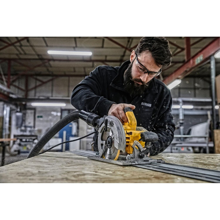 Переносна циркулярна пила DEWALT (1350 Вт, глибина різання 61 мм, пиляльний диск Ø 190/30 мм, вкл. захисний кожух для відведення п