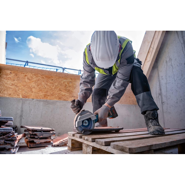 Акумуляторна кутова шліфувальна машина GWS 18V-180 PC (глибина різання 230 мм, без акумулятора/зарядного пристрою) одинарна, 18V S