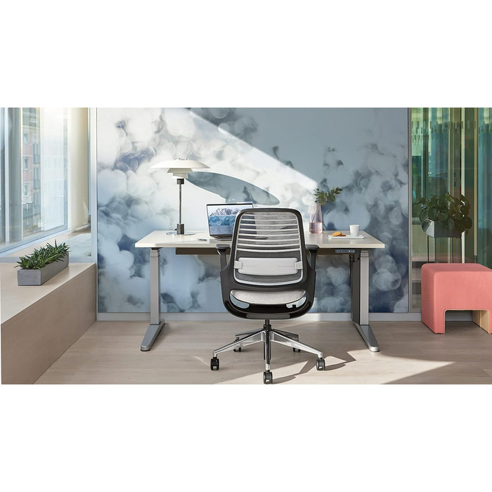 Ергономічне офісне крісло Steelcase серії 1 з поперековою опорою LiveBack, підлокітниками 4D, регульованим підголівником Truffle, 66 x 64 x 112 Truffle з підголівником