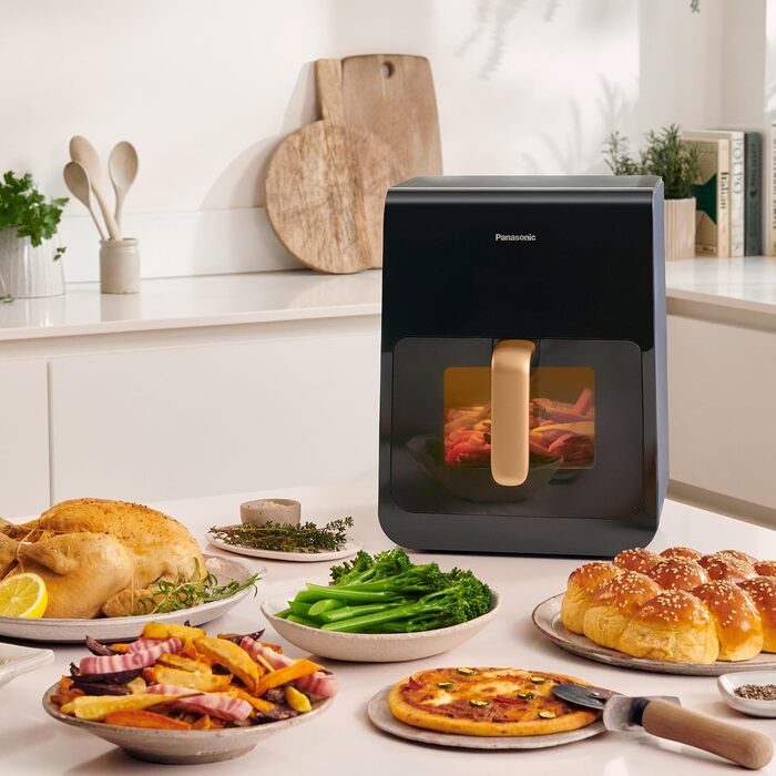 Аерофритюрниця Panasonic NF-CC600AXE з вікном перегляду, 6 л, 80200 C, цифровий таймер та LCD-дисплей, функція додавання пари, 11 попередніх налаштувань, легке очищення, чорна з ручкою в кольорі рожеве золото