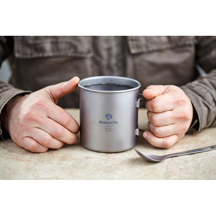 Кемпінгова кружка без кришки, міцна, легка кемпінгова кружка з мірними позначками, титанова кружка для походів/пеших прогулянок/кемпінгу в зручній для зберігання тканинній сумці (600 мл без кришки)