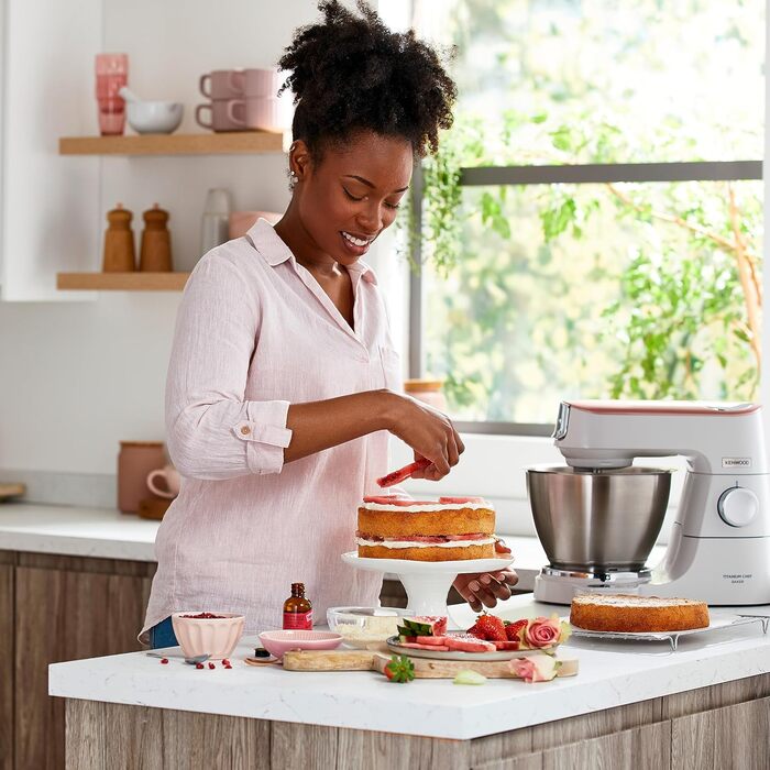 Кухонна машина Kenwood Titanium Chef Baker з вагами, набором для кондитерів (3 предмети) та чашею з нержавіючої сталі 5 л, 1200 Вт, білий (KVC65.001WH)